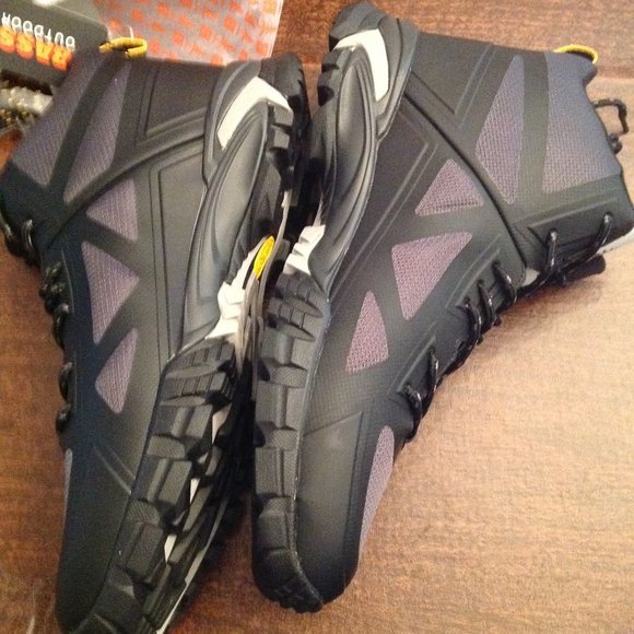 G. H. Bass & Company Men\'s Vibram Peak Trail II WP Hiking Boots -12M -New in Box
